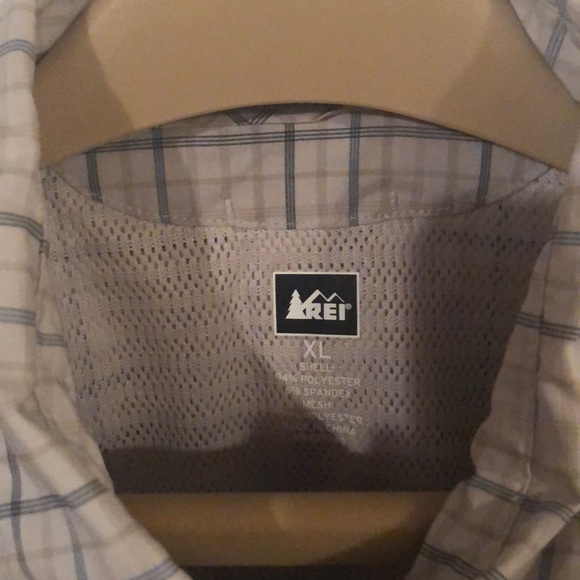 REI Outdoorsman Button Up - Picture 3 of 4